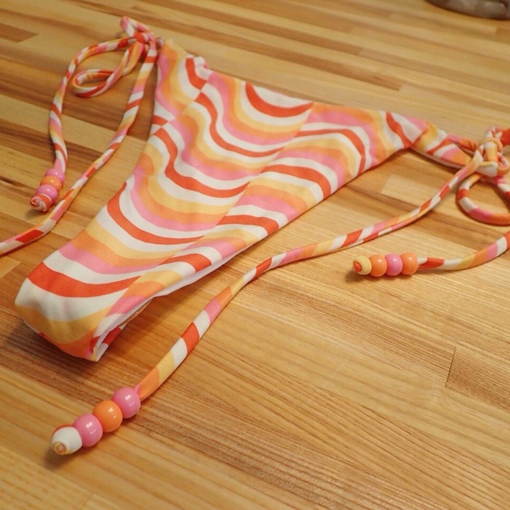 ☀️L-space String Bikini Bottoms - Picture 10 of 11
